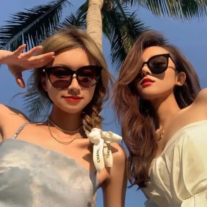 追梦的黎族女娃娃
